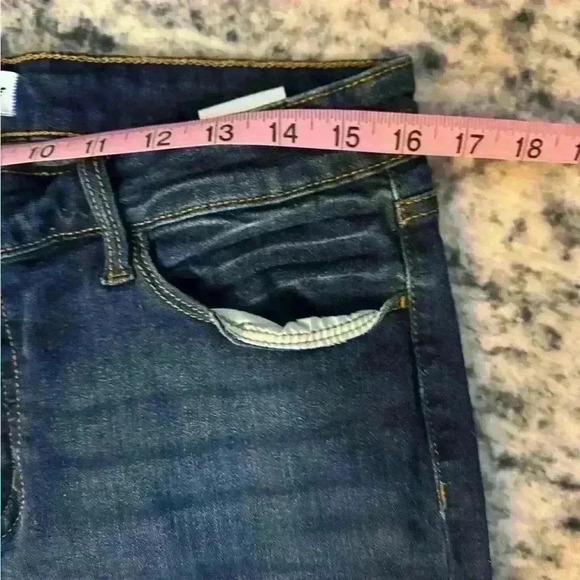 Slightly distressed, dark blue jeans - Picture 7 of 8